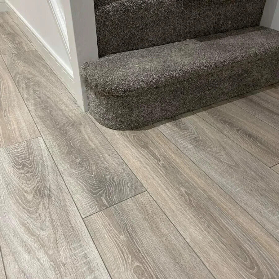 house-oak-12mm-waterproof-laminate-flooring-1