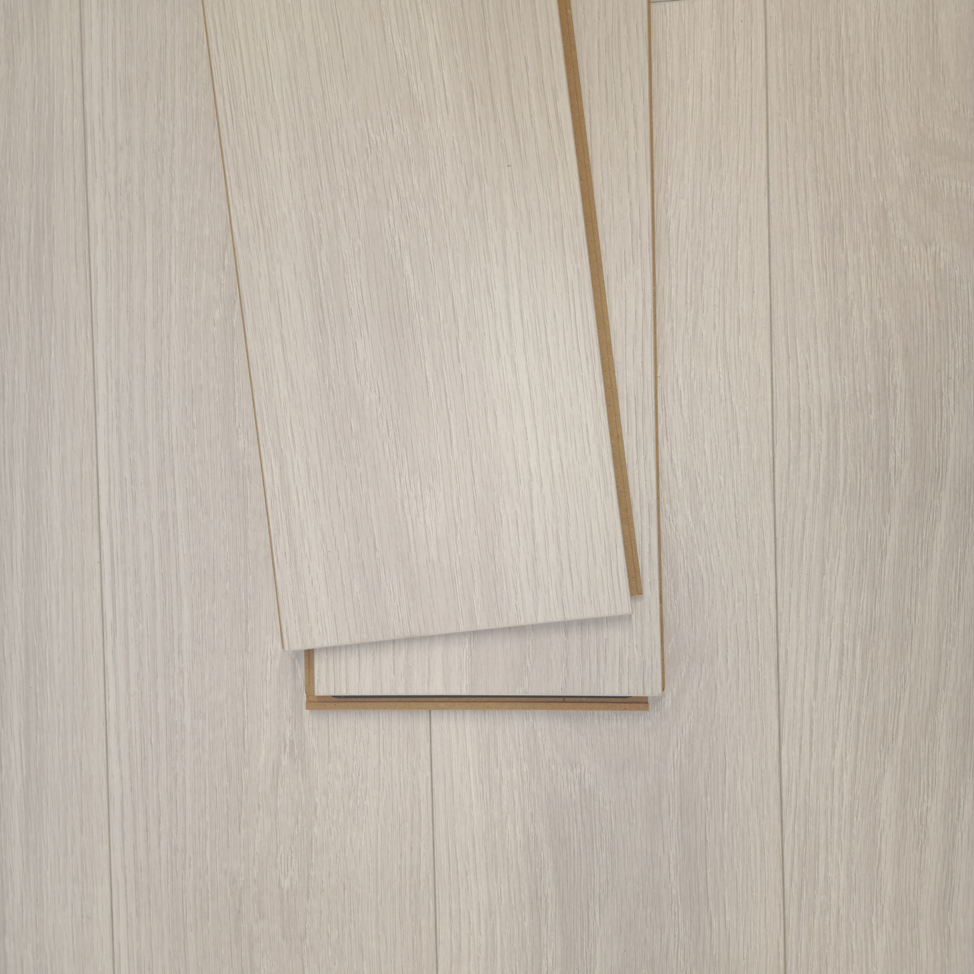 brightwood-oak-luxury-8mm-waterproof-laminate-flooring-13
