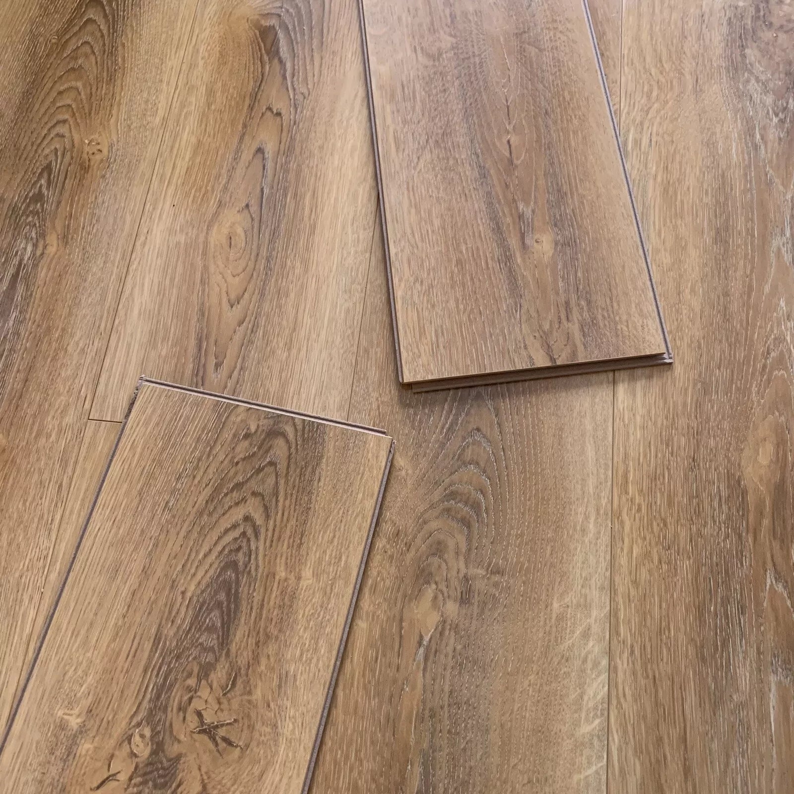 high-gloss-barrel-8mm-laminate-flooring-13