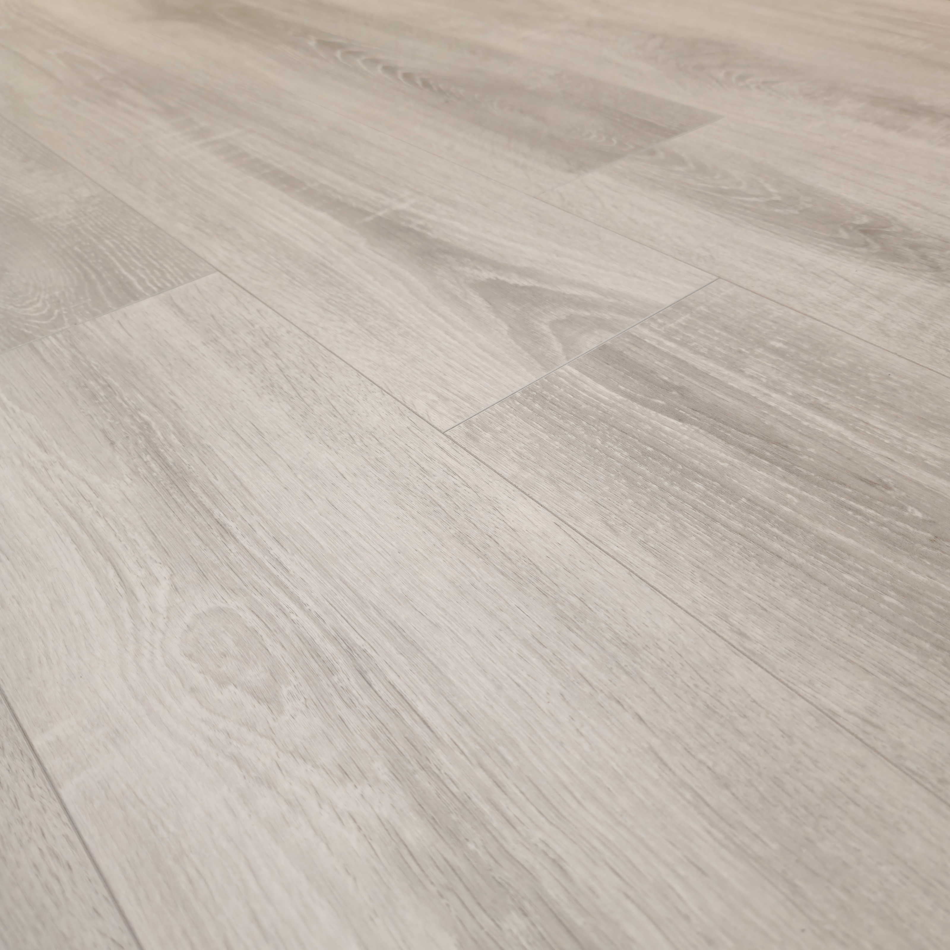 amberwood-oak-luxury-8mm-waterproof-laminate-flooring-15