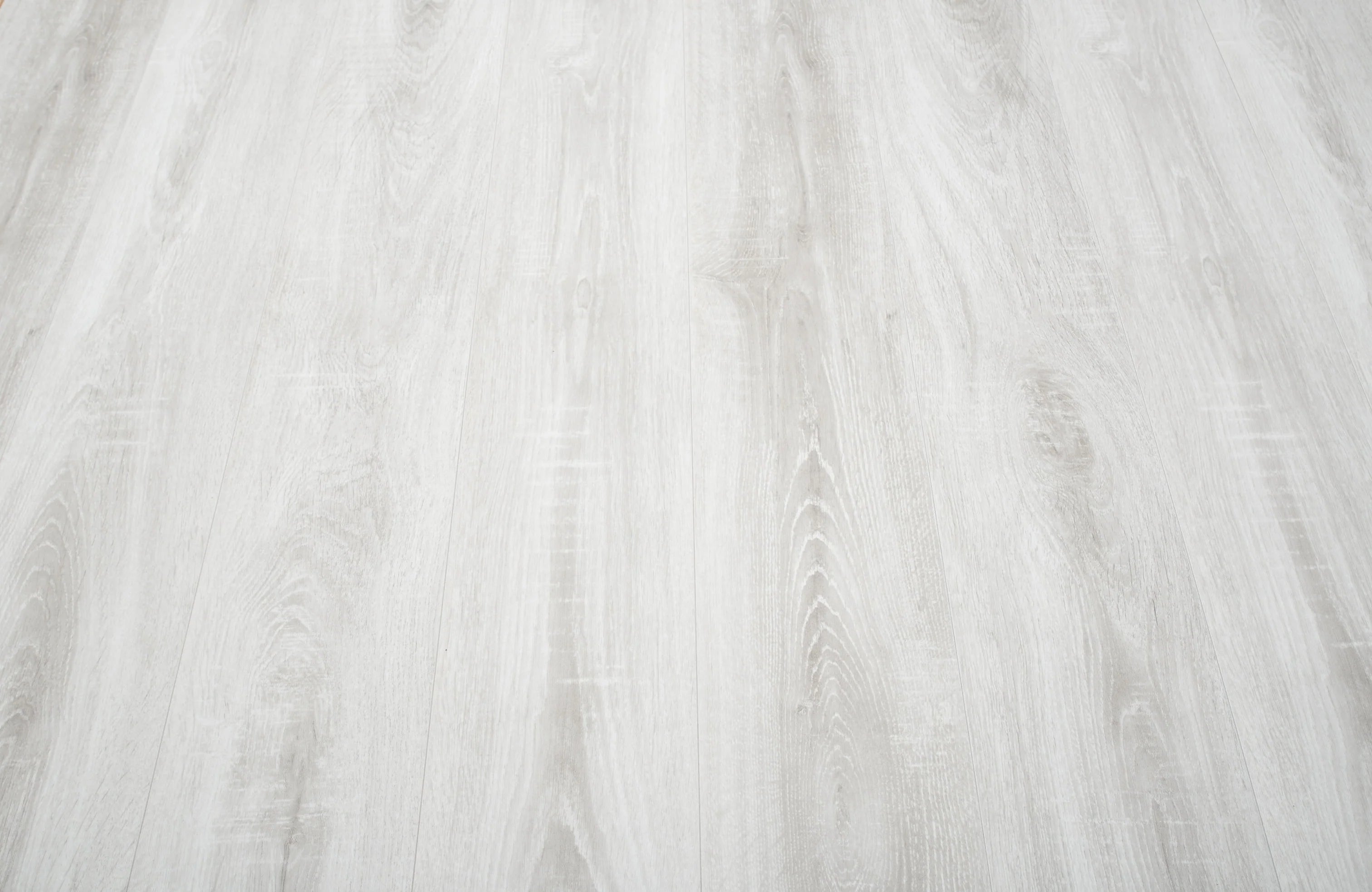 amberwood-oak-luxury-8mm-waterproof-laminate-flooring-4