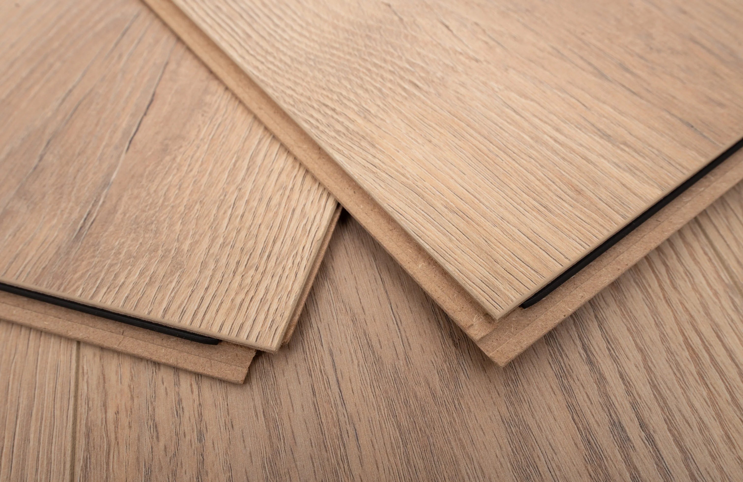 lightwood-oak-luxury-8mm-waterproof-laminate-flooring-6