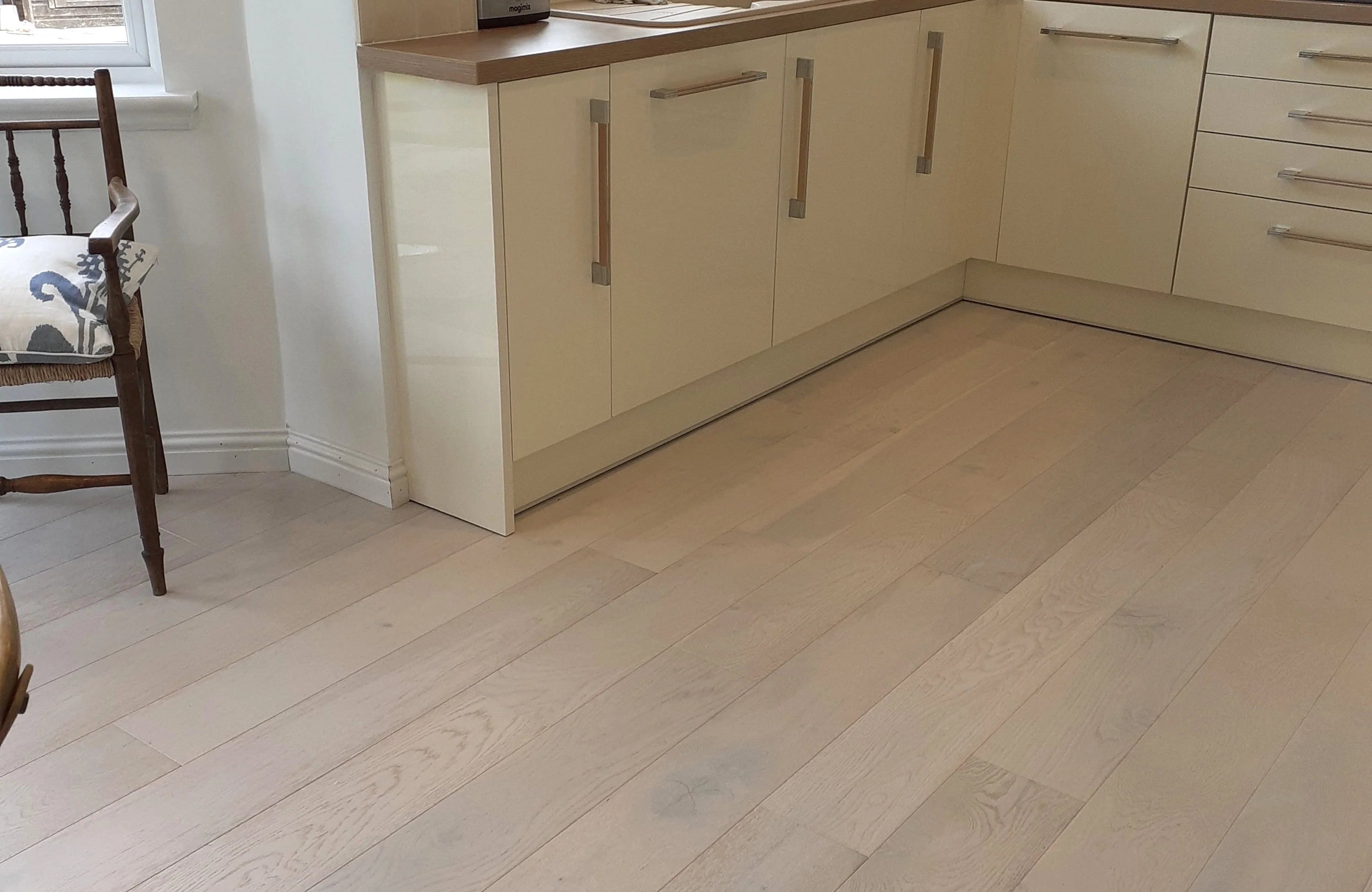 14mm-straight-plank-engineered-wood-flooring-woodland-rivermoor-oak-3