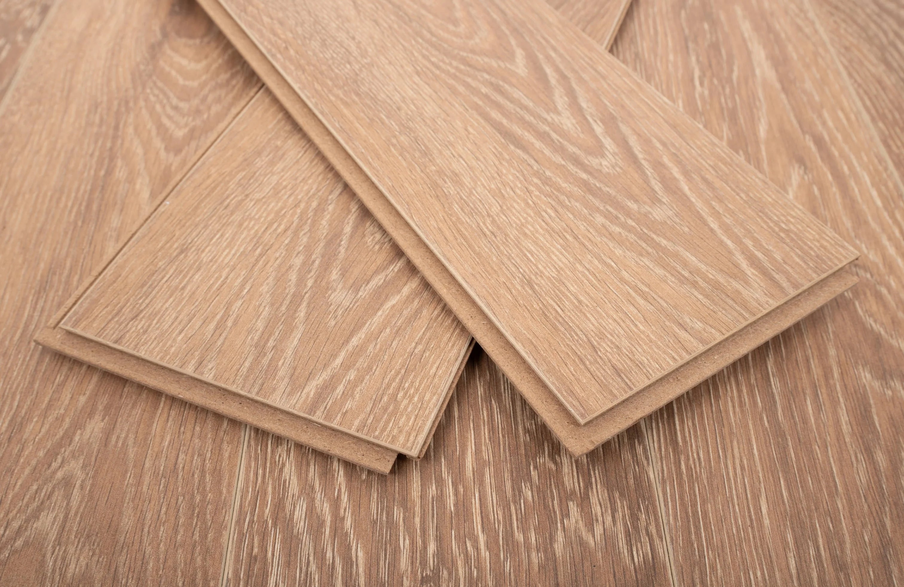 luxury-rosewood-oak-12mm-laminate-flooring-6