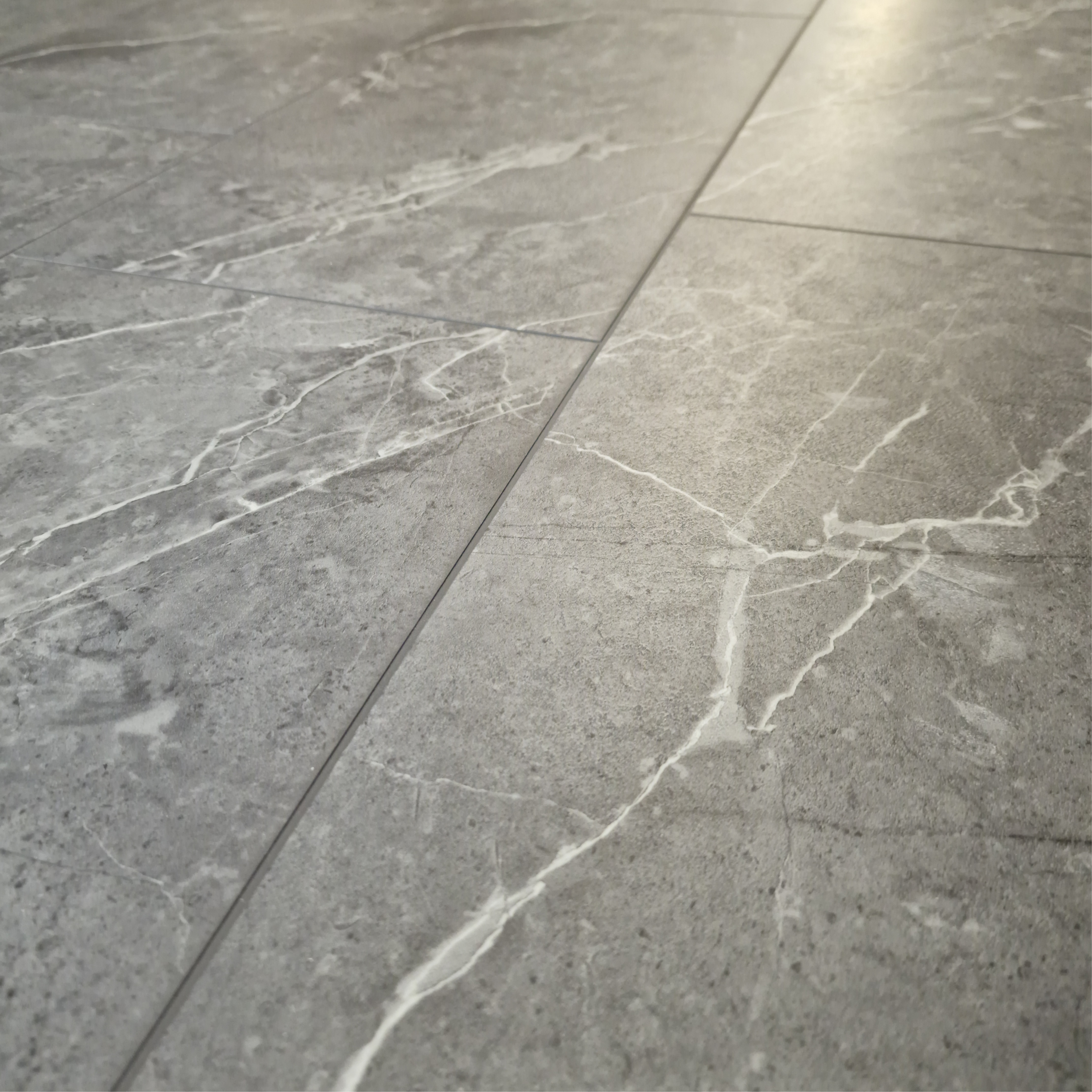 modena-smoke-oak-plank-lvt-rigid-core-spc-click-luxury-vinyl-tile-flooring-11