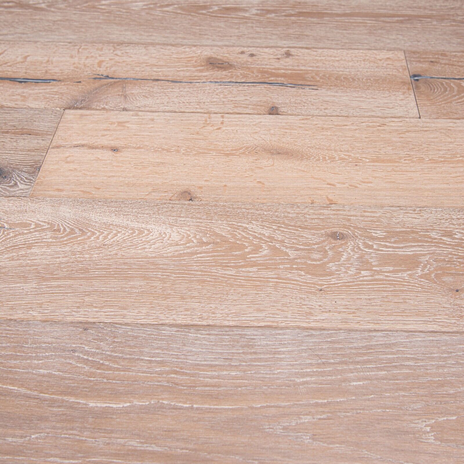 lilypad-graphite-distressed-engineered-wood-flooring-8