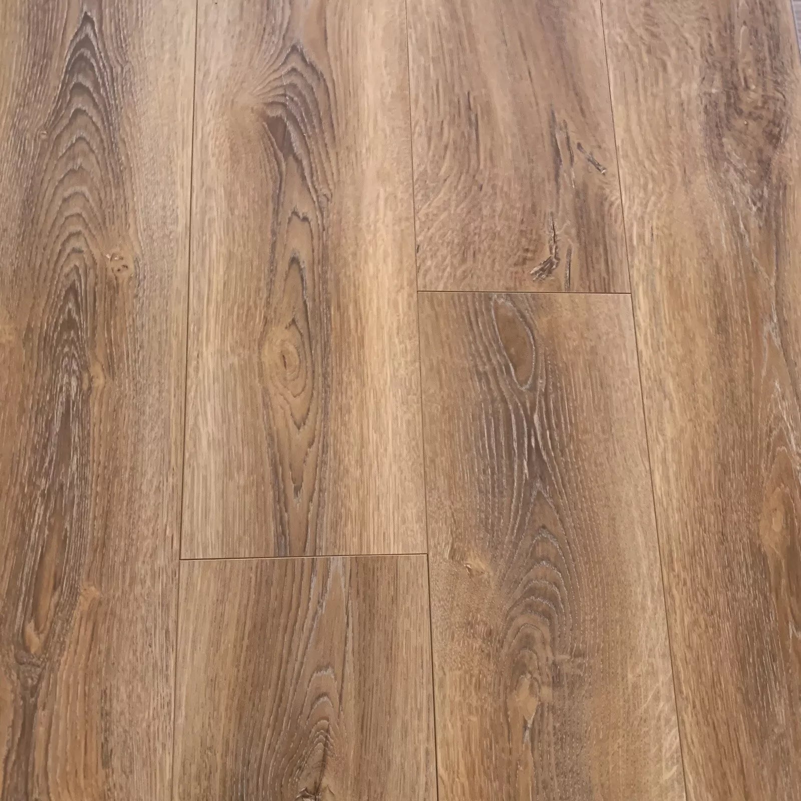 high-gloss-barrel-8mm-laminate-flooring-17