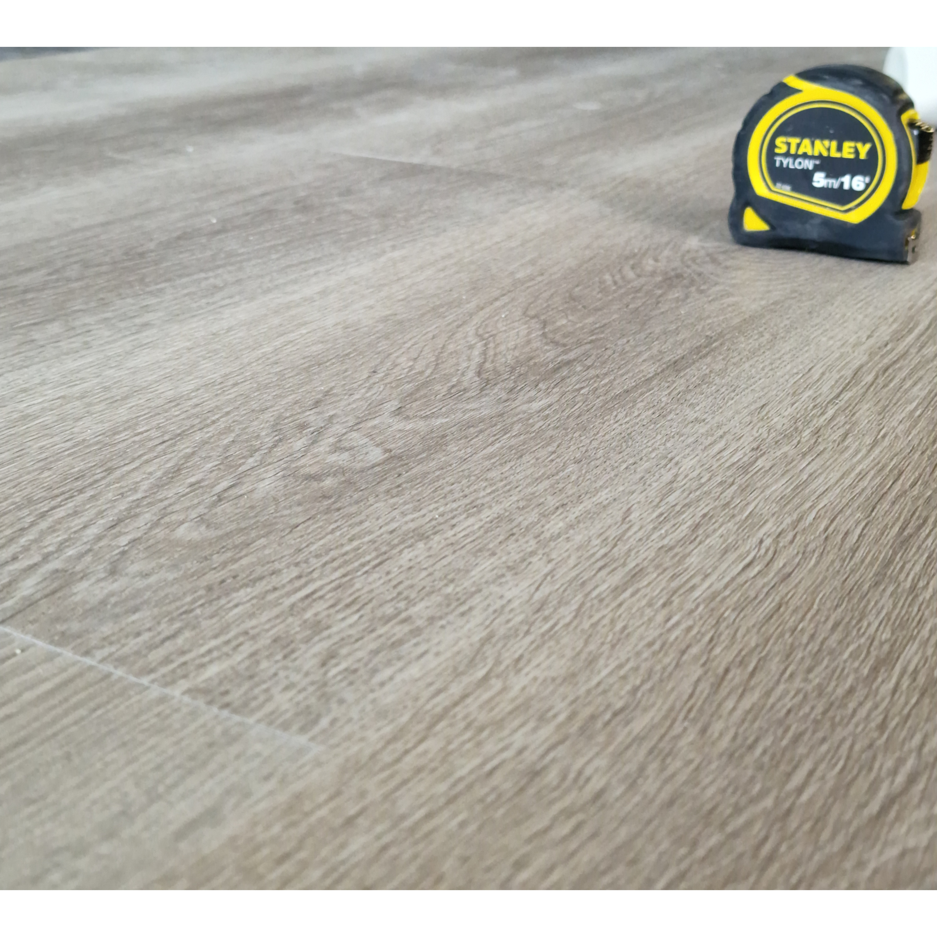 grey-ashen-oak-plank-waterproof-rigid-core-spc-luxury-vinyl-tile-lvt-flooring-click-3