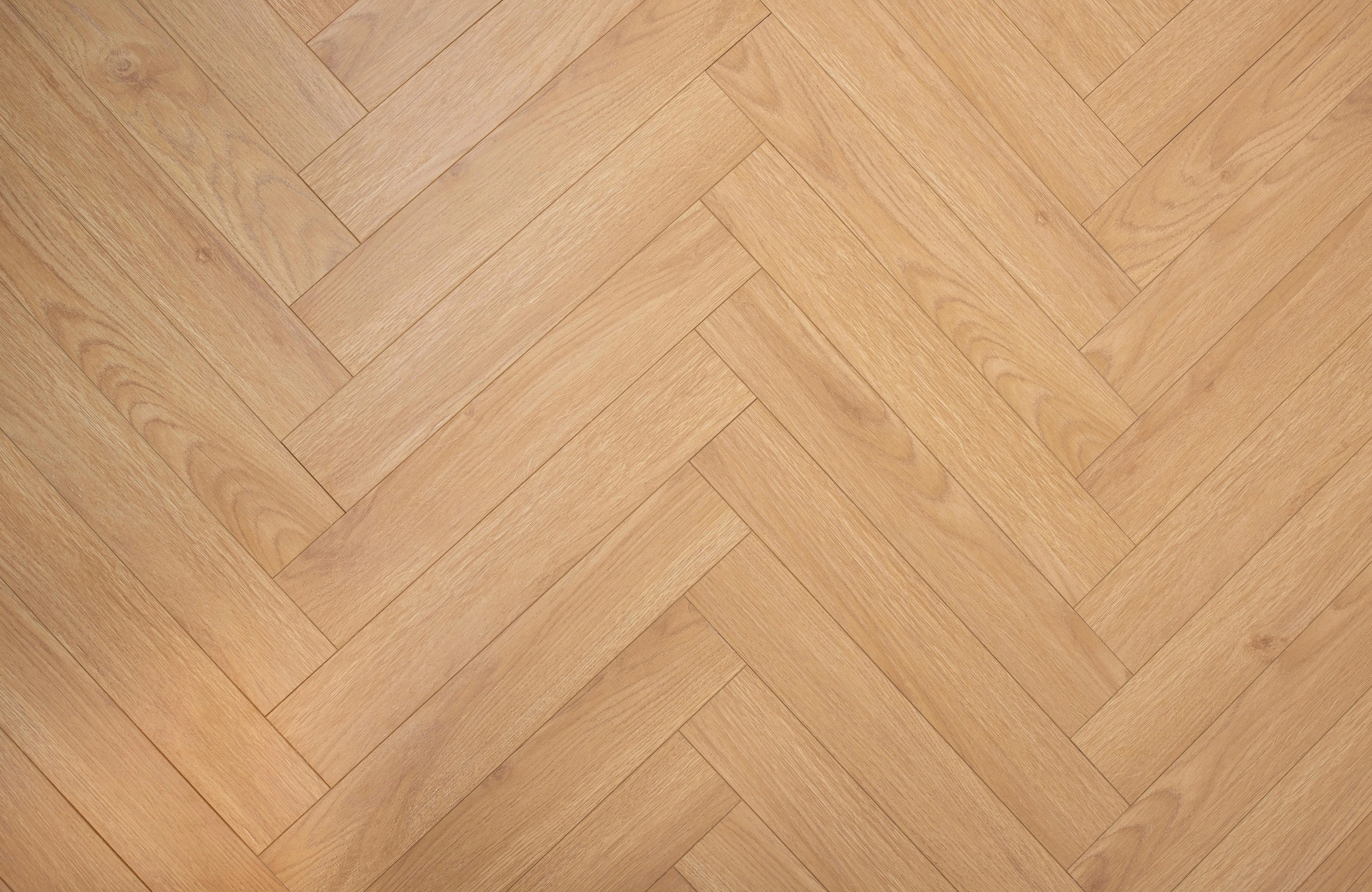 kingsley-8mm-natural-oak-herringbone-laminate-flooring-5
