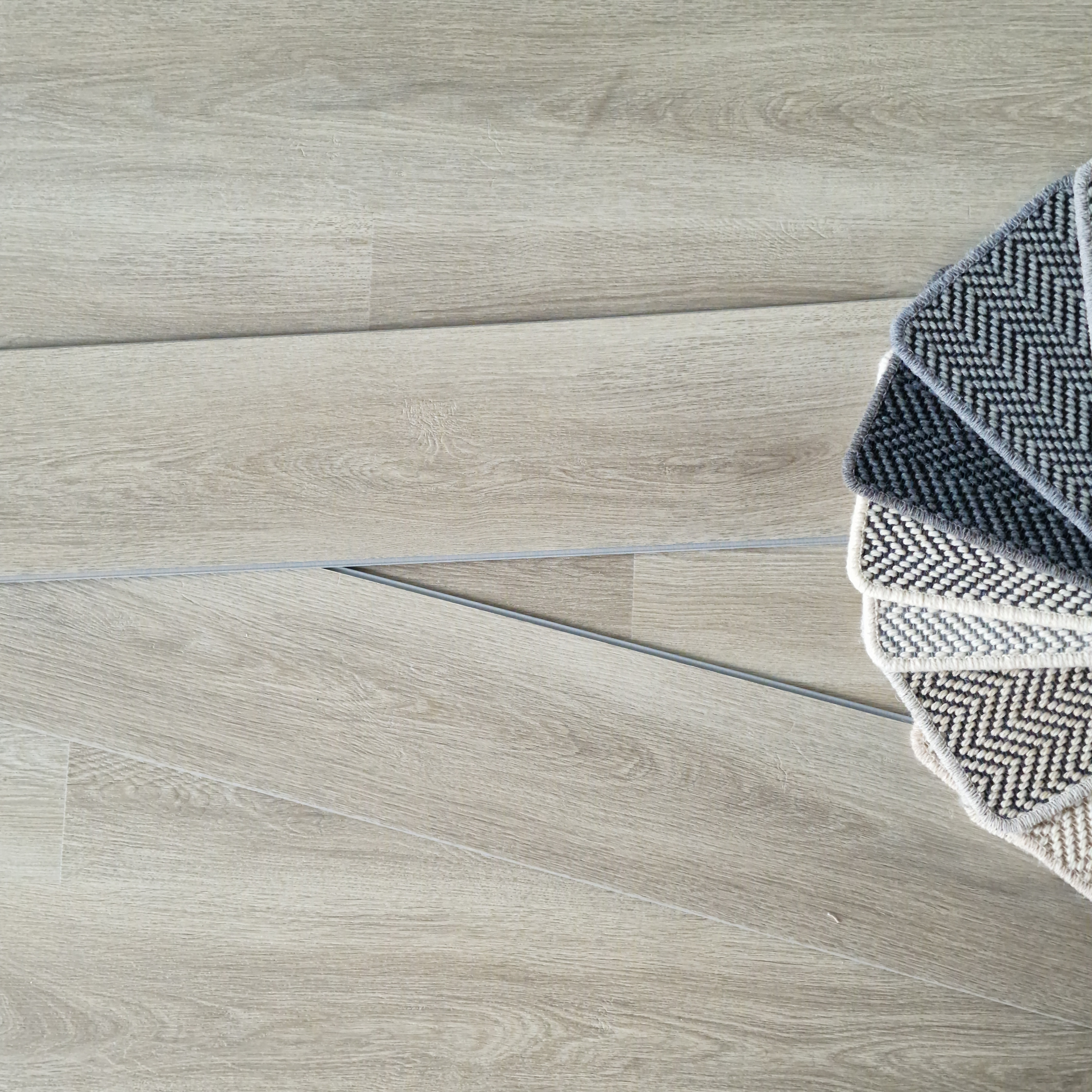 grey-ashen-oak-plank-waterproof-rigid-core-spc-luxury-vinyl-tile-lvt-flooring-click-11