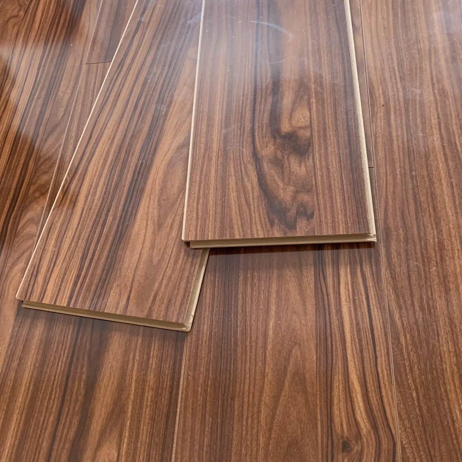 high-gloss-venetian-8mm-laminate-flooring-1