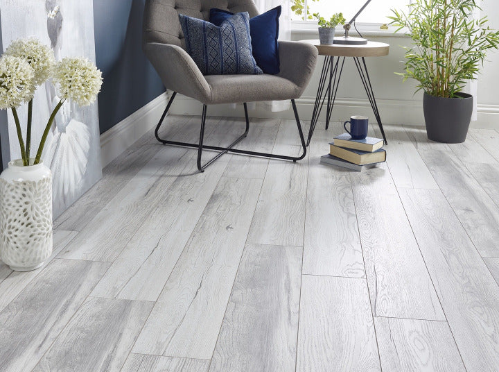 horizon-12mm-heritage-oak-laminate-flooring-1