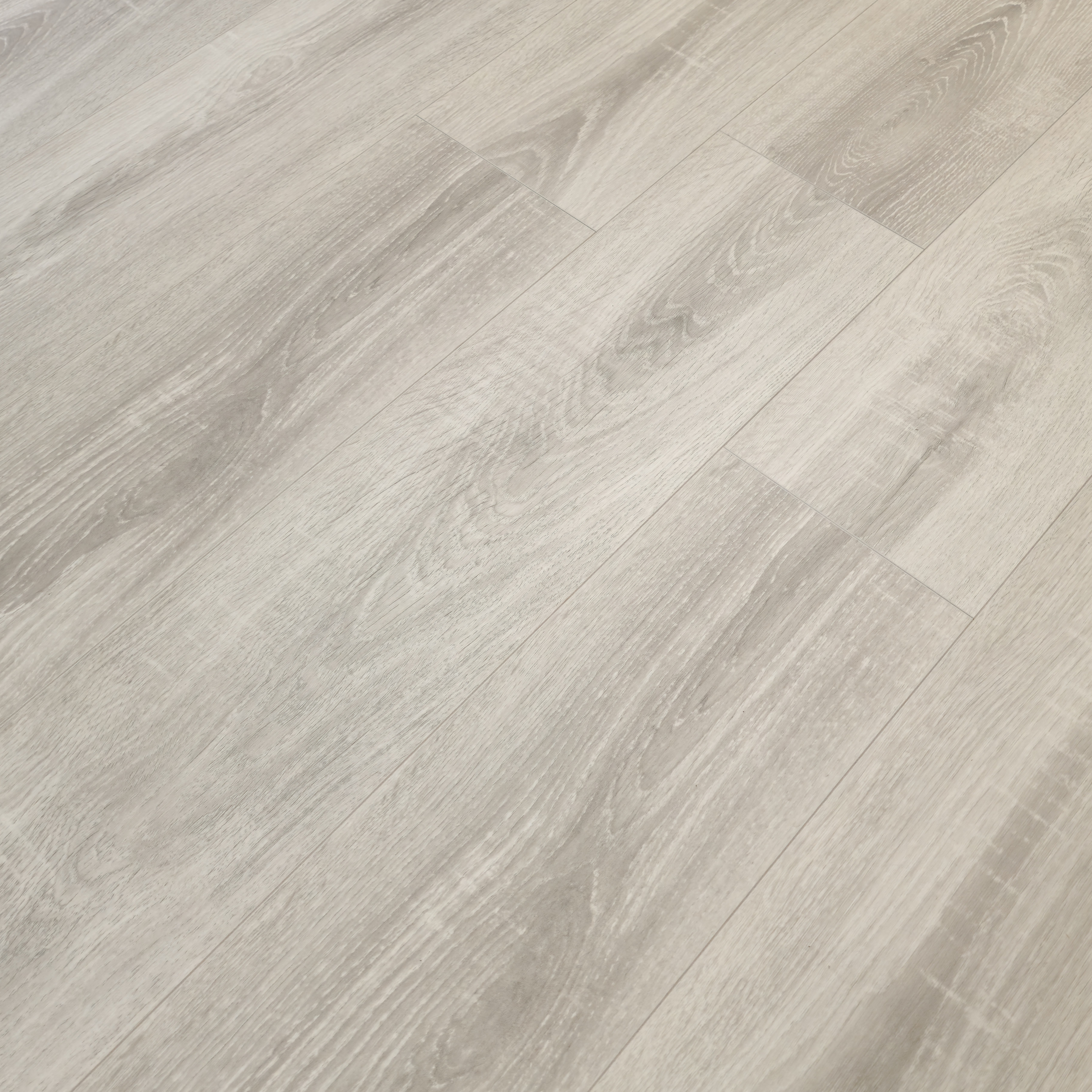 amberwood-oak-luxury-8mm-waterproof-laminate-flooring-3