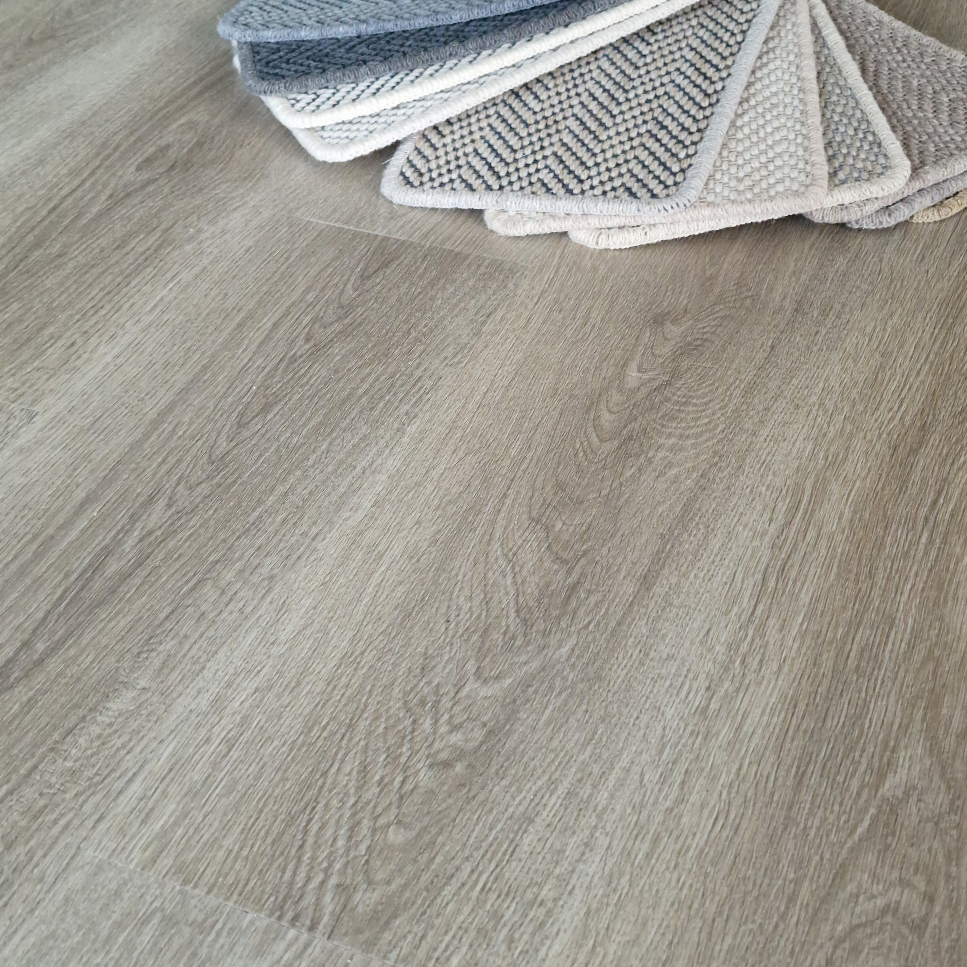 grey-ashen-oak-plank-waterproof-rigid-core-spc-luxury-vinyl-tile-lvt-flooring-click-12