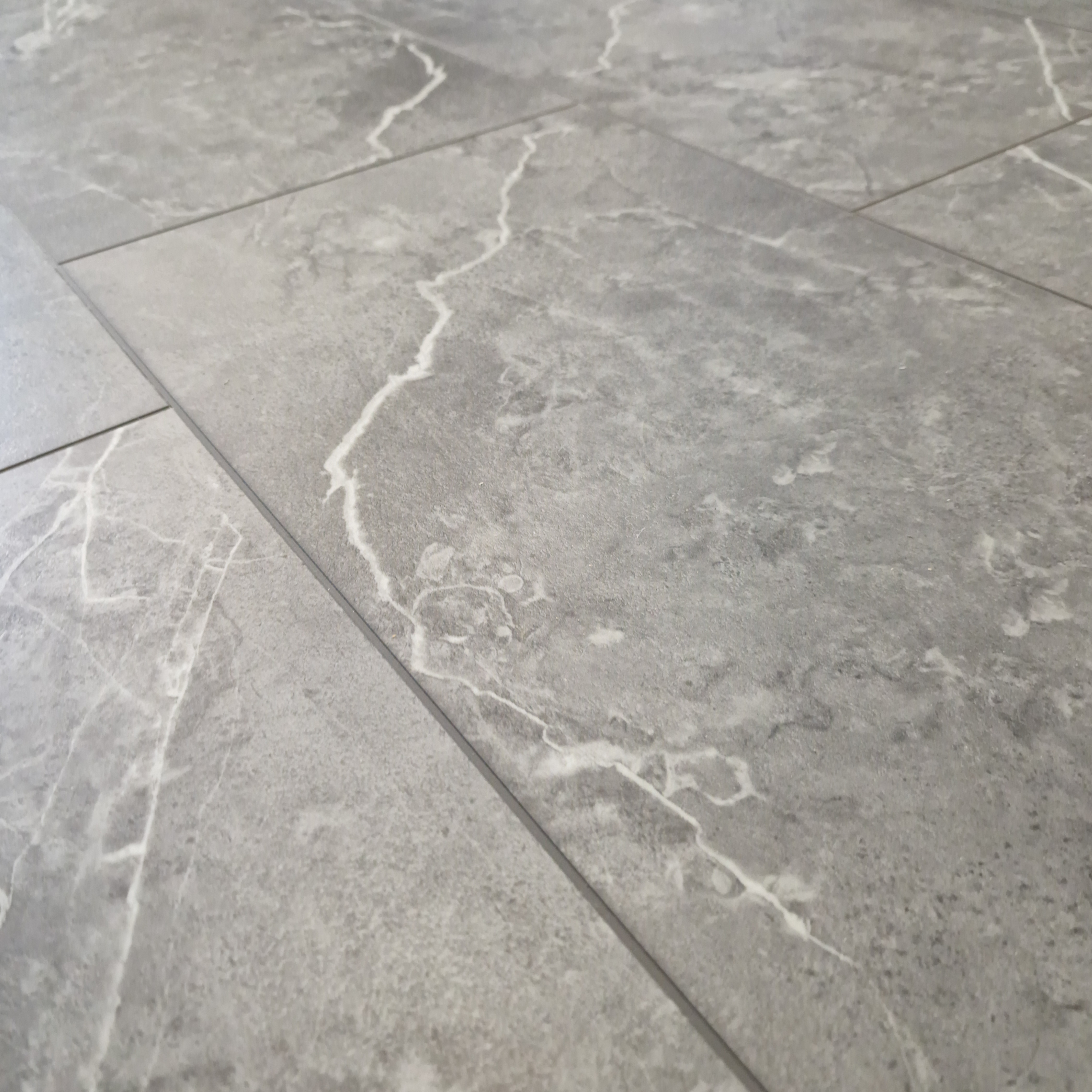 modena-smoke-oak-plank-lvt-rigid-core-spc-click-luxury-vinyl-tile-flooring-5