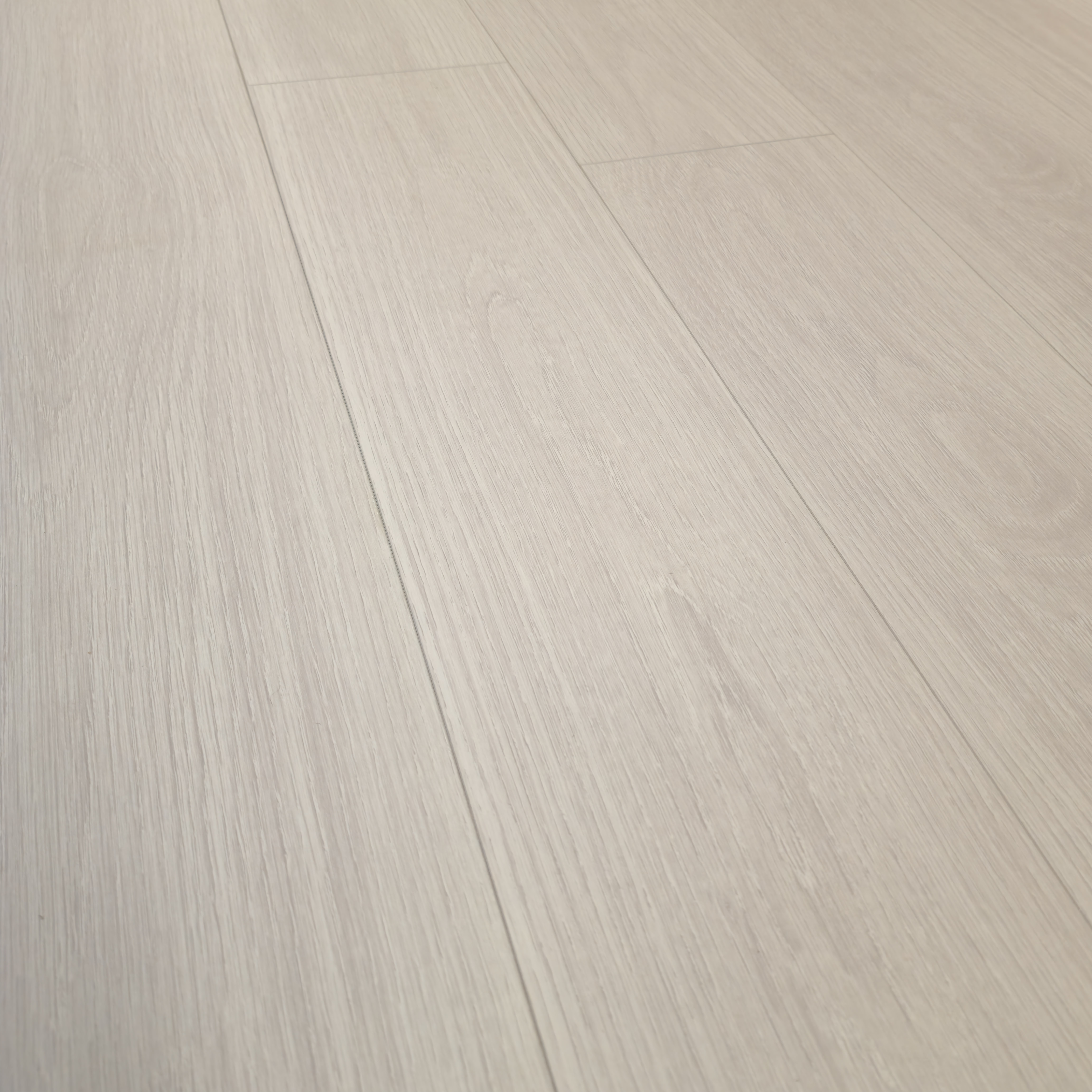 brightwood-oak-luxury-8mm-waterproof-laminate-flooring-15