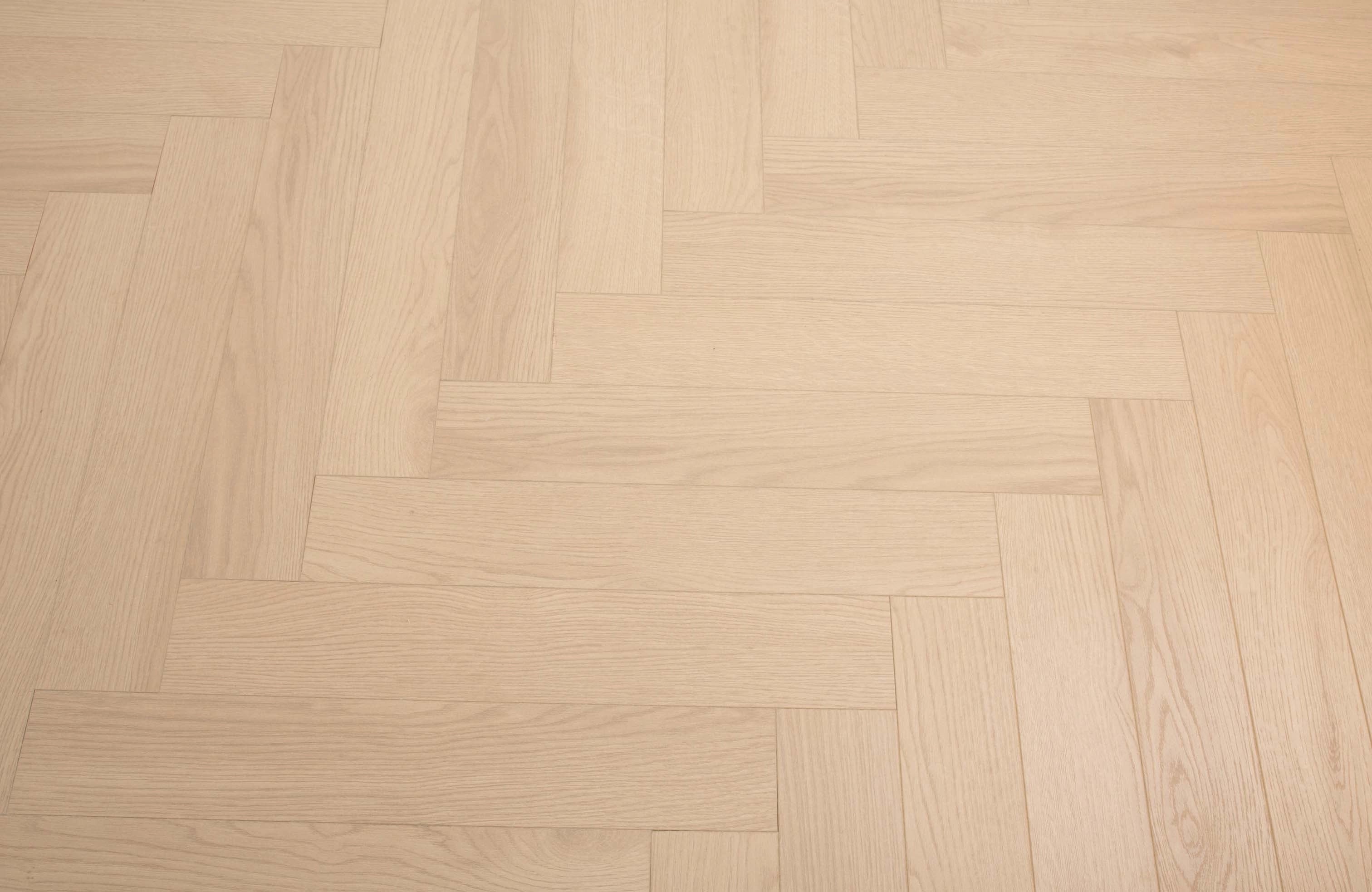kingsley-8mm-eversham-oak-herringbone-laminate-flooring-7