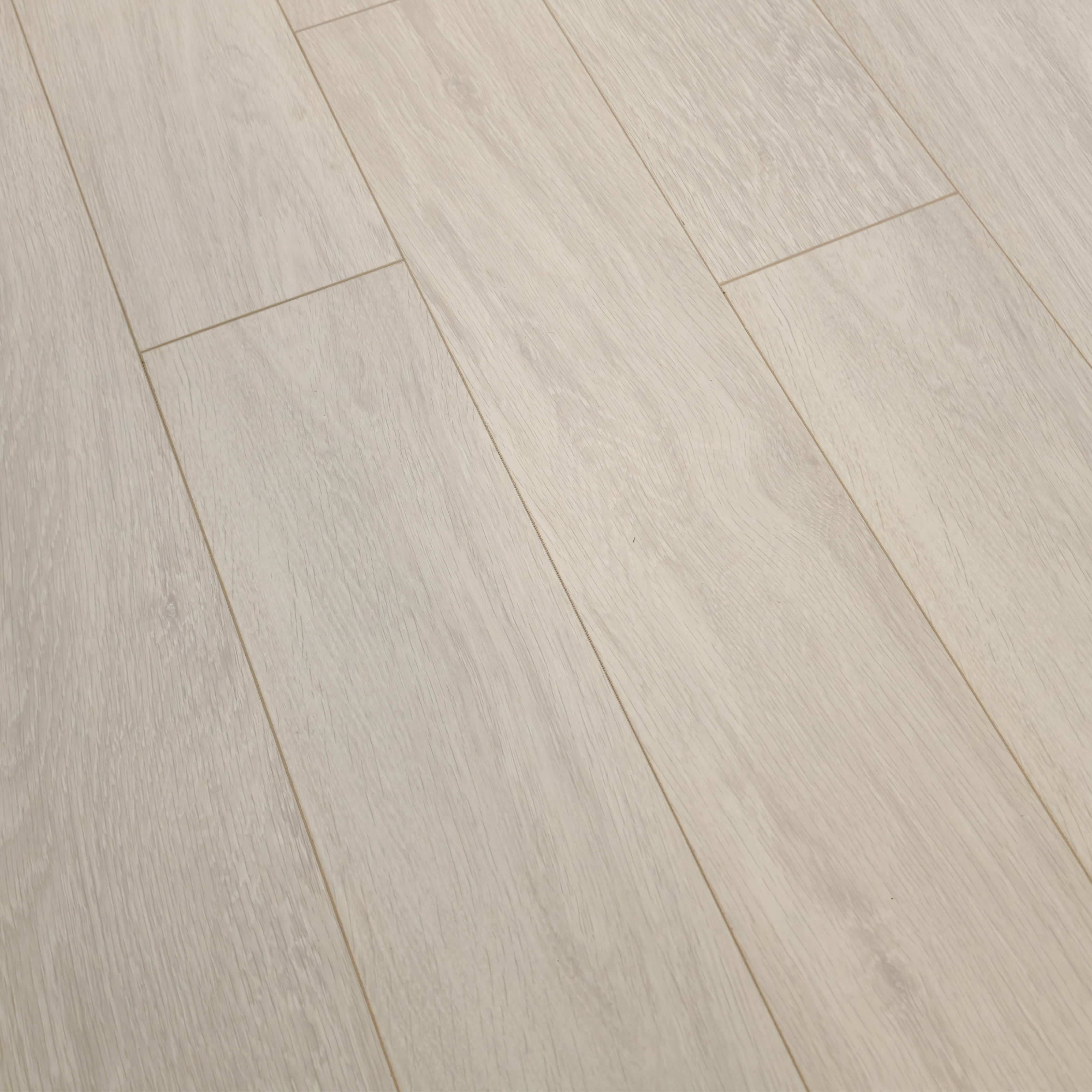 Silverpine Oak Luxury 12mm Waterproof Laminate Flooring